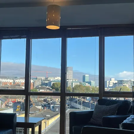 Charming One Bedroom In Grand Canal Square Apartment