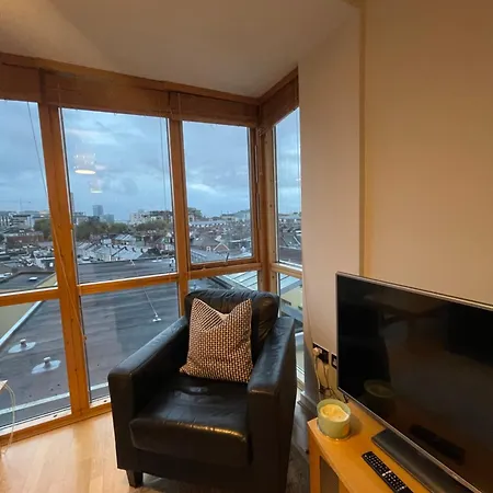 Charming One Bedroom In Grand Canal Square Apartment *