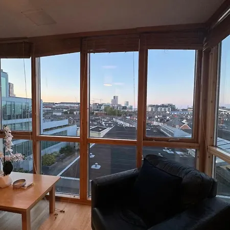 Apartment Charming One Bedroom In Grand Canal Square Dublin