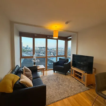 Charming One Bedroom In Grand Canal Square Dublin