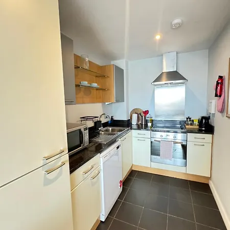 Charming One Bedroom In Grand Canal Square Apartment Dublin